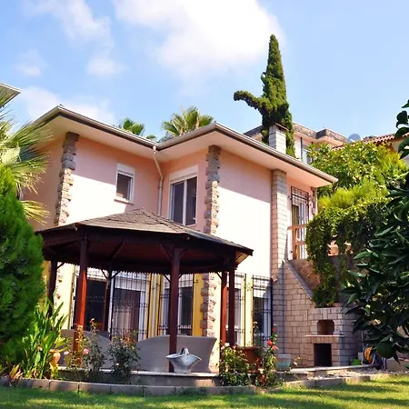 Garden Villa *
